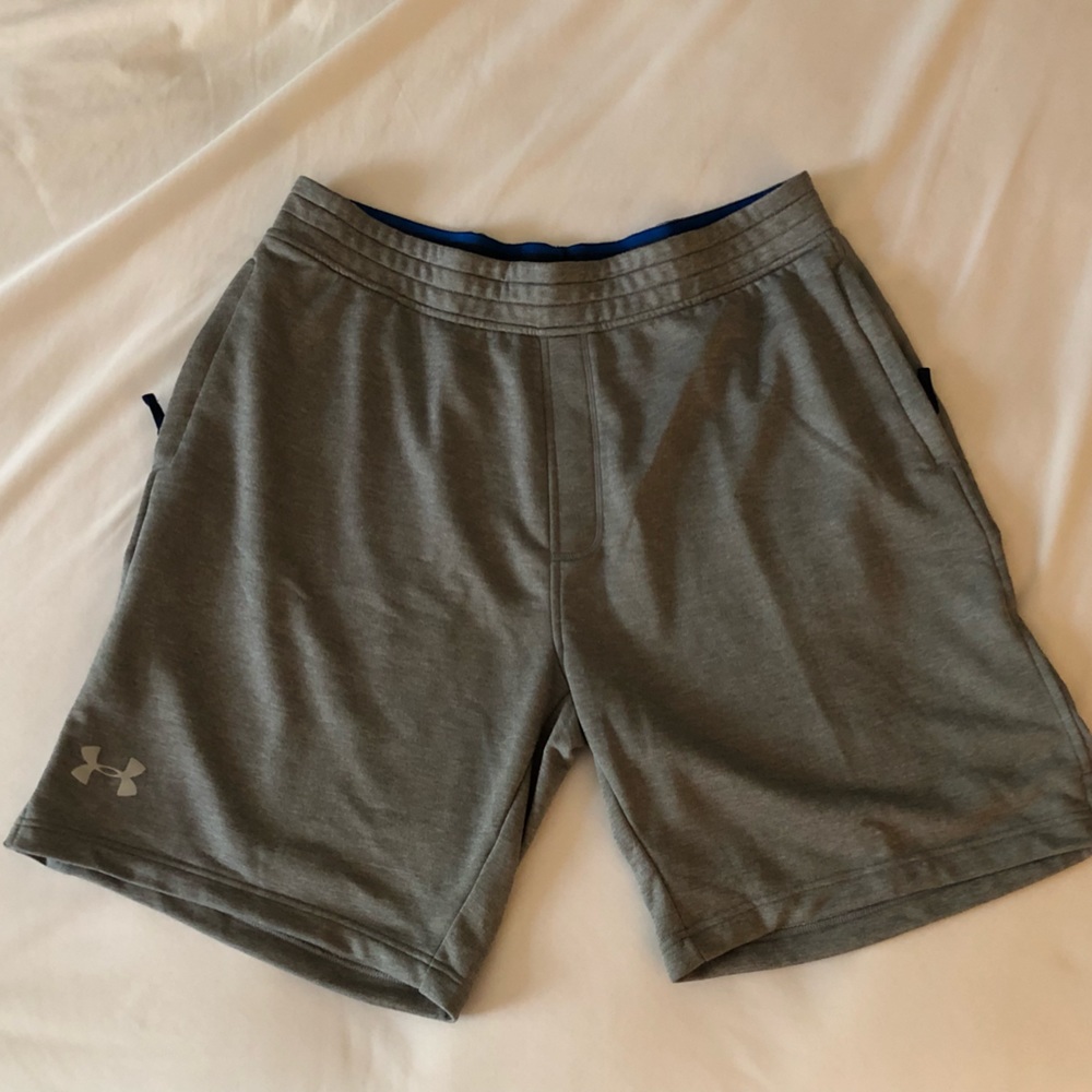 Mens Under Armor Shorts. Cotton, Size XL. Gray